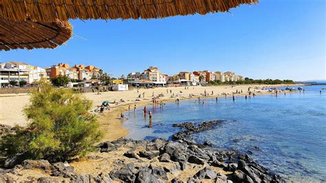 tukif plage|Sur les plages du Cap d'Agde se rapproche et baise .